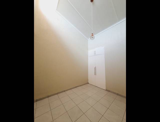 3 BEDROOM TOWNHOUSE RENTED IN HALFWAY GARDENS
